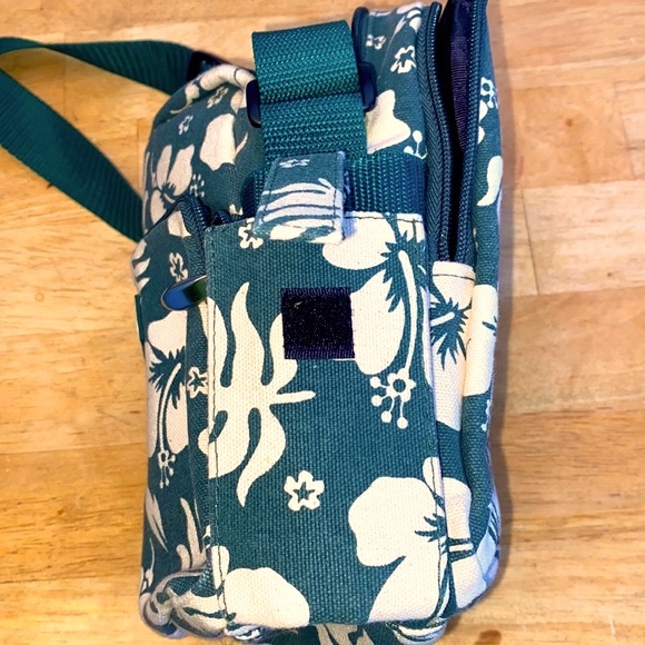 Crossbody Bag by Pacific Isles - Picture 9 of 10